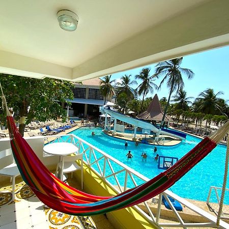 Hotel Las Americas Casa De Playa Cartagena Exteriér fotografie Hammock on a balcony