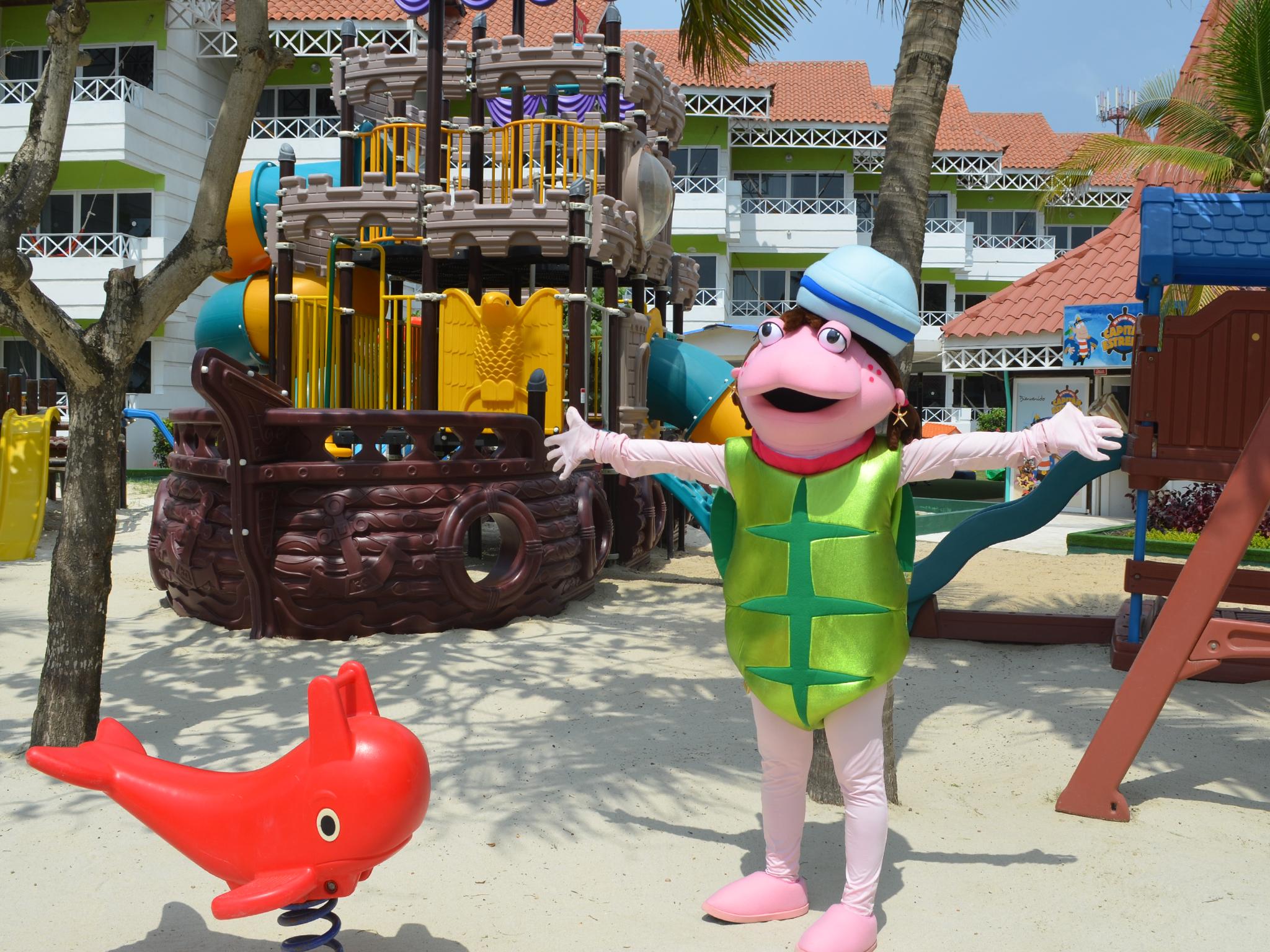Hotel Las Americas Casa De Playa Cartagena Exteriér fotografie The mascot of the resort, "The Dolphin"