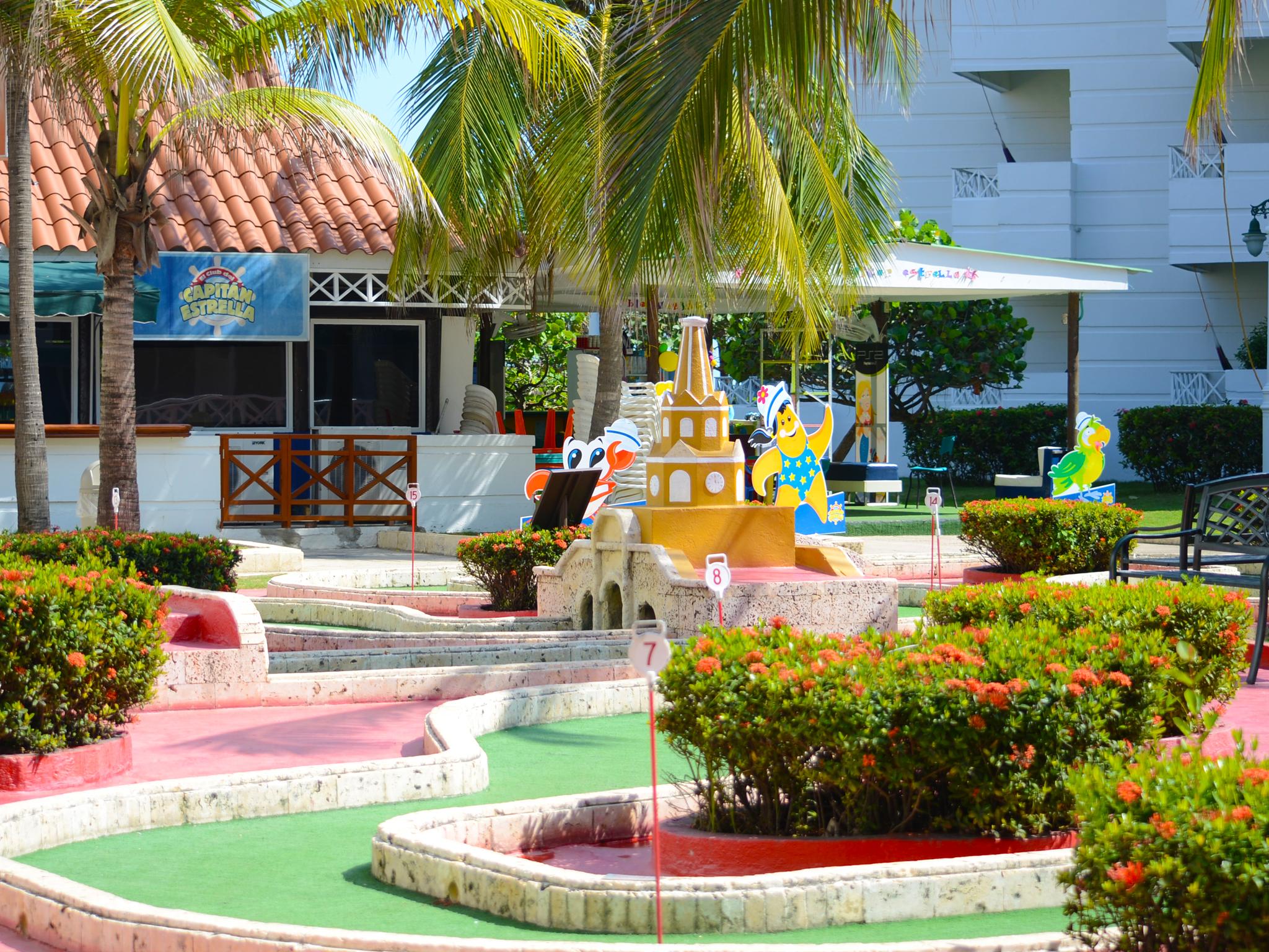 Hotel Las Americas Casa De Playa Cartagena Exteriér fotografie Miniature golf course in Cancún, Mexico