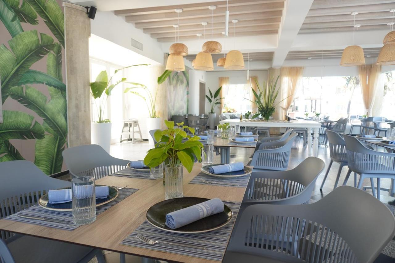Hotel Las Americas Casa De Playa Cartagena Exteriér fotografie Restaurant