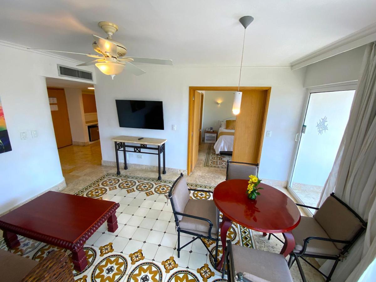 Hotel Las Americas Casa De Playa Cartagena Exteriér fotografie A suite at the hotel