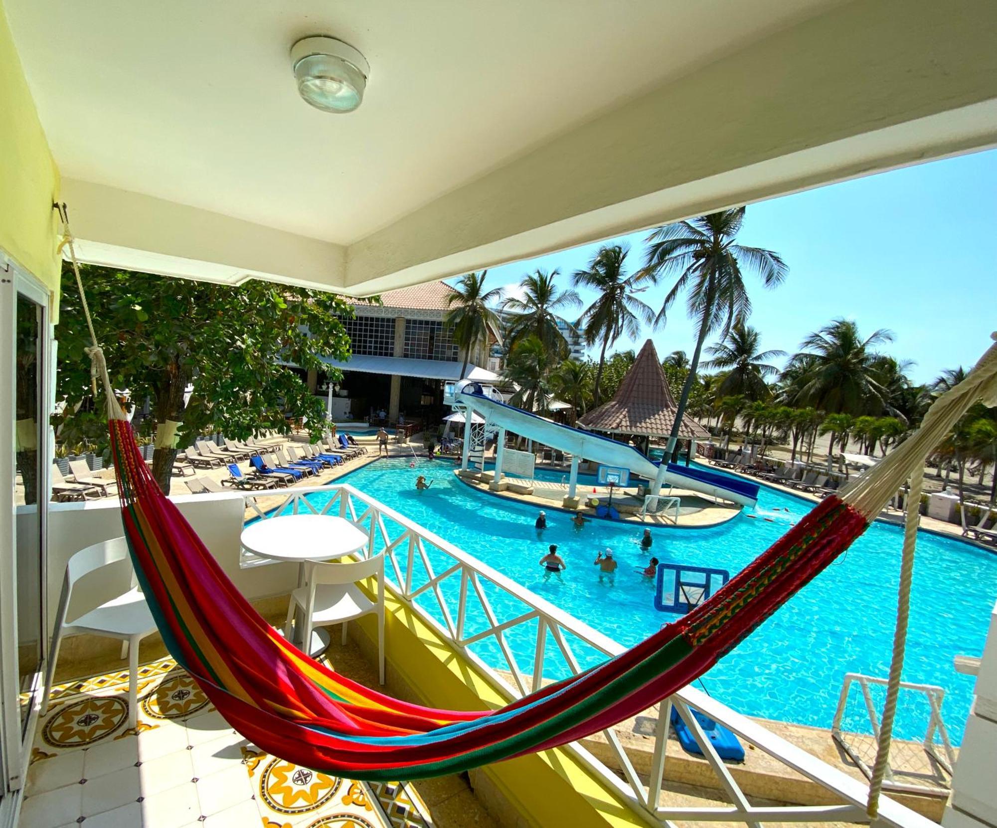 Hotel Las Americas Casa De Playa Cartagena Exteriér fotografie Hammock on a balcony